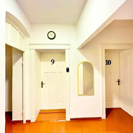 Atlas' House * بوزنان