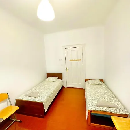 אכסניה Atlas' House *